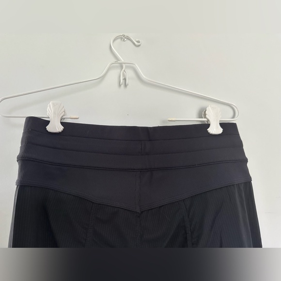 lululemon dance studio mid length size 4 - Picture 8 of 10